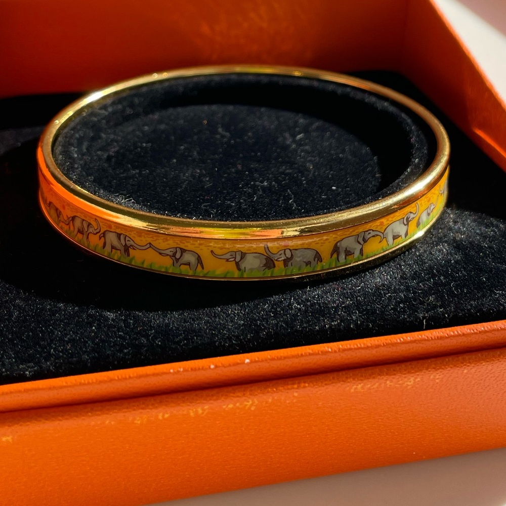 *RARE* Hermes Bangle (yellow) w gold trim and grazing elephants 🐘🐘🌱🍃🐘🐘🐘🍃